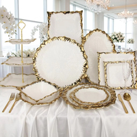 Ensemble de plats carrés en céramique de luxe avec bord ondulé doré en relief, pour mariage, hôtel, salade, steak, vaisselle en porcelaine, vente en gros