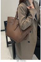Sac fourre-tout en cuir véritable de luxe léger et de haute qualité avec un design tendance, sac à bandoulière, sac décontracté grande capacité pour femme