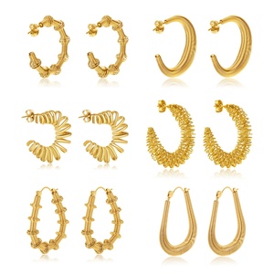 Pendientes de Aro Grandes de Acero Inoxidable Dorado con Diseño de Letra Hueca, Estilo Lujo Ligero, Impermeables, para Aniversario, de Moda y con Gran Impacto - Product Image 3