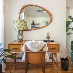 불규칙한 교수형 대형 나무 프레임 거울 벽 장식 가정용 거실 가구 벽 장식 거울