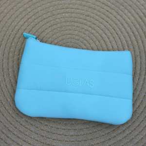 Pochette de maquillage matelassée en néoprène, légère, rouge et bleue, trousse de toilette imperméable, sac de voyage pour cosmétiques avec logo - Product Image 6