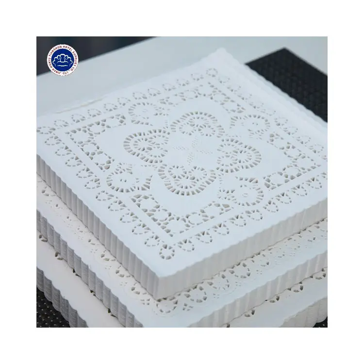 Fabrik Direktlieferung Blumenbasis Papier Öl absorbierend Backen Kuchen Spitze Einweg-Spitzenpapier Doilies Platzdecken