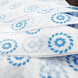 Embalaje de papel Kraft personalizable, papel offset artístico recubierto de alimentos cerosos con logotipo impreso, opciones de materiales de embalaje de papel encerado - Product Image 1