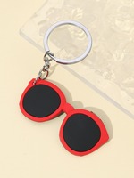 Porte-clés lunettes de soleil tendance Hip Hop, souvenir, pendentif pour sac à main, porte-clés en caoutchouc, cadeau de plage d'été pour couple, porte-clés en forme de lunettes