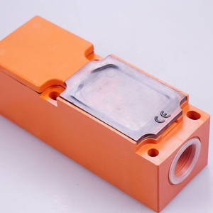 เซ็นเซอร์ความใกล้ชิด15-333-11p-2094 IFL PLC เครื่องควบคุมอัตโนมัติทางอุตสาหกรรมใหม่ของแท้ - Product Image 1