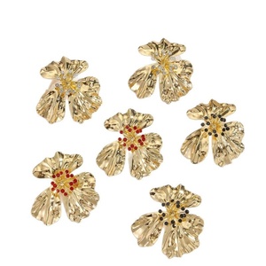 Jingciren Boutique European and American Cross-border Fashion Geometric Design Pleated Flower <b>Earrings</b> Set Pearl High-end - Product Image 5