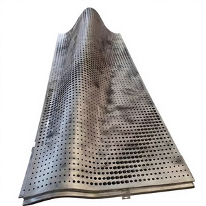Panneau perforé en aluminium avec trous rectangulaires et circulaires pour murs-rideaux extérieurs, design industriel, surface anodisée - Product Image 1