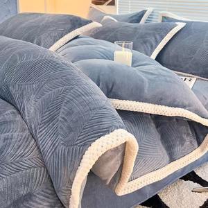 طقم لحاف زفاف فاخر من سبع قطع، منسوج بتقنية الجاكار ثلاثية الأبعاد، مقاوم للماء، بكثافة 300 خيط - Product Image 6