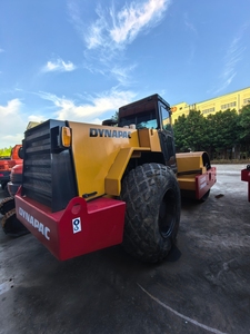 Rodillo compactador de un solo tambor Dynapac CA301D, CC211, CA251D usado, modelo 2014, con motor diésel y bomba, procedente de Japón. - Product Image 2