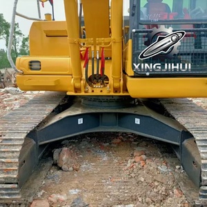 Excavatrice Komatsu 120-8 d'occasion, marque japonaise d'origine, 12 tonnes, taille moyenne, sur chenilles en caoutchouc. - Product Image 5