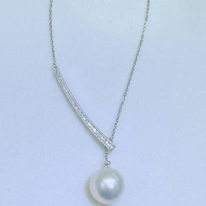 สร้อยคอมุกน้ำจืดทรงกลมขนาด 11-12 มม. แทบไร้ตำหนิ พร้อมจี้และชาร์มเงินแท้ S925 แบบฝรั่งเศส รูปตัว Y แบบดึงออกได้ ความยาว 48 ซม. - Product Image 1