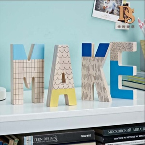 Lettere regalo di compleanno Bookroom Desk Top lettere fai da te <span class=keywords><strong>in</strong></span> <span class=keywords><strong>legno</strong></span> lettere <span class=keywords><strong>con</strong></span> <span class=keywords><strong>nome</strong></span> <span class=keywords><strong>in</strong></span> <span class=keywords><strong>legno</strong></span> dipinte UV autoportanti - Product Image 2