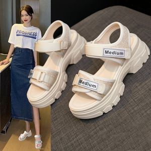 Sandalias de verano elegantes para mujer con suela gruesa, cierre de hebilla <span class=keywords><strong>en</strong></span> <span class=keywords><strong>el</strong></span> dedo, parte superior de PU, suela de goma, de una tira, con plataforma y suela blanda. - Product Image 4