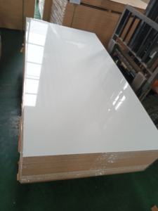 Le blanc à haute brillance de 18mm stratifié/mélamine a fait face aux feuilles UV de panneau panneaux MDF UV - Product Image 6