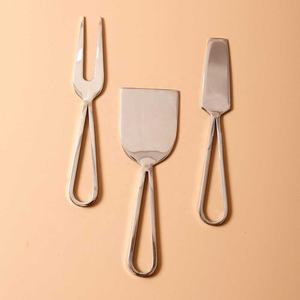 Juego de herramientas para cuchillos de queso, juego de cuchillos de queso bonitos, vajilla de acero inoxidable chapada en plata con mango de bucle, juego de queso - Product Image 2