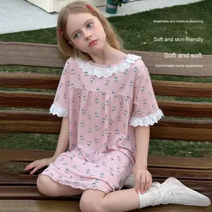 Pigiama Estivo <span class=keywords><strong>da</strong></span> Ragazza con Stampa Cartoon, 100% <span class=keywords><strong>Cotone</strong></span> Satinato, Pantaloncini Casual, Logo Frontale in Pizzo, Vita Elastica - Product Image 1