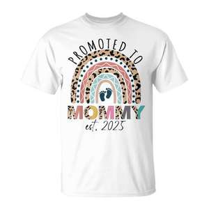 Camiseta para Futura Mamá, Promocionada a Mamá, Establecida en 2025 - Product Image 1