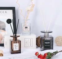Flacon diffuseur en verre transparent carré de qualité supérieure pour le stockage de parfums d'intérieur et les recharges de senteurs personnalisées