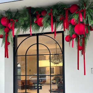 Bolas Grandes de Terciopelo Rellenas de Espuma, Utilería Decorativa de <span class=keywords><strong>Navidad</strong></span>, Esfera de Tela Roja para Decoración de Fondo de Boda - Product Image 4