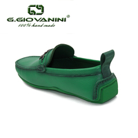 Chaussures mocassins pour hommes en cuir véritable, nouveau design, logo personnalisé OEM ODM, chaussures de conduite à enfiler, mocassins faits à la main en cuir véritable