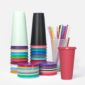 Bestseller: Wiederverwendbare, einfarbige 700-ml-PP-Kaltgetränkebecher aus Kunststoff mit Deckel und Strohhalm, individuell gestaltbar - Product Image 3