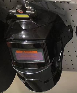 Usine Vente <span class=keywords><strong>Simple</strong></span> Style Auto Soudage Assombrissement Casque Sécurité Soudage <span class=keywords><strong>De</strong></span> Protection <span class=keywords><strong>Masque</strong></span> <span class=keywords><strong>De</strong></span> Protection Avec Lentille Ou Verre Pour Soudeur - Product Image 2