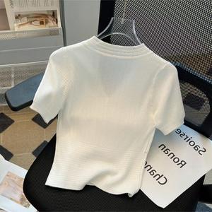 Pull en tricot à manches courtes à col en V pour femmes couleur unie anti-boulochage et respirant par des modèles explosifs - Product Image 6