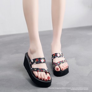 Nouvelles sandales compensées à plateforme pour femme, motif floral, style décontracté, hiver 2026 - Product Image 3