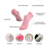 Lettres Jacquard personnalisées de haute qualité Logo Grip Chaussettes Chaussettes en coton Cours de yoga Exercices Design à la mode Chaussettes Pilates