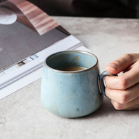 Vente en gros d'usine EKA Tasses à café Nouveau design Tasse en céramique de luxe Tasse classique personnalisée en grès multicolore