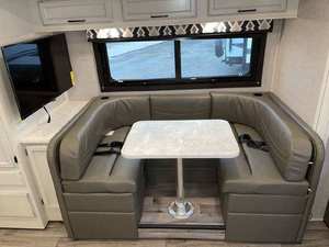 รถพ่วงแคมป์ปิ้งมือสอง ปี 2023 ยี่ห้อ ENTEGRA รุ่น ODYSSEY 24B สีขาว มาตรฐานยูโร 5 สำหรับ 4-6 คน พร้อมพื้นอะคริลิค - Product Image 3