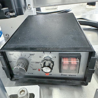 Machine d'étiquetage automatique haute vitesse pour pots et boîtes rectangulaires et polygones – Applicateur de précision pour le devant, le dos et le col – Ligne d'emballage