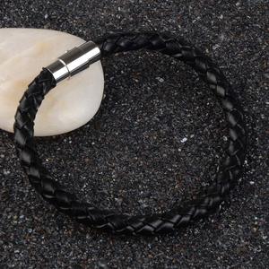 Bracciali in Vera Pelle Intrecciata con Chiusura in Acciaio Inossidabile e <span class=keywords><strong>Croce</strong></span> <span class=keywords><strong>Nera</strong></span> - Product Image 3