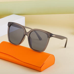 Lunettes de soleil polarisées style GM, unisexe, grande monture en PC, verres TAC, protection UV400, classe 2, pare-soleil, couleur noire - Product Image 2