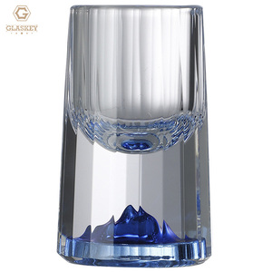 Petit verre à vin créatif à <span class=keywords><strong>grain</strong></span> vertical Verre à liqueur <span class=keywords><strong>en</strong></span> cristal Turquoise <span class=keywords><strong>Blue</strong></span> <span class=keywords><strong>Mountain</strong></span> Heavy Bottom White Wine Glass - Product Image 2