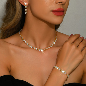 Ensemble de <span class=keywords><strong>bijoux</strong></span> pour femmes, collier, boucles d'oreilles pendantes, bracelet, strass, forme de losange, fleur, mode, trois pièces, <span class=keywords><strong>cadeau</strong></span> de la Saint-Valentin - Product Image 1