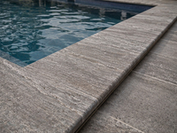 Bordure de piscine en travertin argenté naturel 600x400x30mm pour bordure de piscine de villa, jardin, patio et revêtement de sol extérieur, carrelage de bordure de piscine