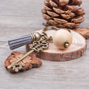 <span class=keywords><strong>Porte</strong></span>-clés coeur en Bronze antique <span class=keywords><strong>Porte</strong></span>-clés Vintage Grandes perles rondes en bois Pendentif Gland Pendentifs <span class=keywords><strong>Porte</strong></span>-clés fait main - Product Image 2