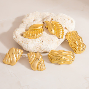 Pendientes de Concha Marina Serie Océano, Chapados en Oro de 18K, Acero Inoxidable, para Mujer, Joyería de Regalo - Product Image 2