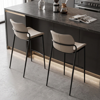 Tabourets de bar de luxe pour cuisine, chaise de comptoir moderne en cuir de style nordique pour café, pub, tabouret haut commercial avec design à lignes italiennes