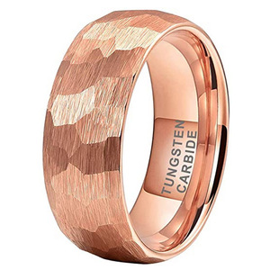 Venta caliente carburo de tungsteno 8mm negro martillado anillo joyería martillado boda compromiso bandas <span class=keywords><strong>alianza</strong></span> joyería <span class=keywords><strong>para</strong></span> hombres mujeres - Product Image 4