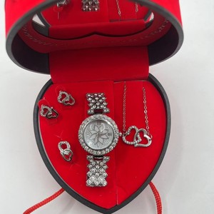 Nuevo Lanzamiento 2026: Reloj de Cuarzo para Mujer con Correa de Diamantes en Forma de Corazón y Esfera Pequeña - Product Image 2