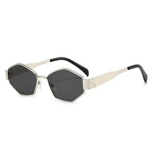 Gafas <span class=keywords><strong>de</strong></span> <span class=keywords><strong>Sol</strong></span> Cuadradas <span class=keywords><strong>de</strong></span> Metal a la Moda con Protección UV al por Mayor Baratas con Gradiente para Mujer y <span class=keywords><strong>Hombre</strong></span> - Product Image 5