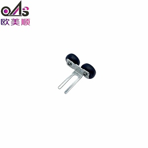 Roulettes de <span class=keywords><strong>porte</strong></span> <span class=keywords><strong>coulissante</strong></span> de <span class=keywords><strong>placard</strong></span> durables, plaquées zinc, en nylon et en fer, avec roulettes de guidage supérieures <span class=keywords><strong>pour</strong></span> une grande stabilité. - Product Image 6