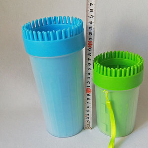 Nettoyeur de pattes de chien portable avec serviette améliorée 2-en-1, brosse de toilettage pour pattes d'animaux, pour pieds boueux - Product Image 4