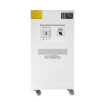 Régulateur de tension automatique triphasé à enroulement en cuivre 50 kVA |   98% d'efficacité élevée, écran LCD |   Certifié CE et ISO9001