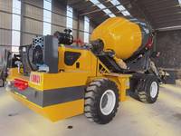 Malaxeur autochargeur 2,6 m³ de haute résistance avec réducteur de qualité, châssis robuste résistant à l'usure par le gravier et la pierre sur chantier