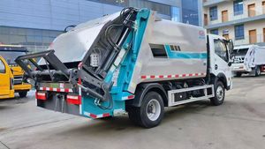 Camion Compattatore per Rifiuti Dongfeng 6 CBM 4x4 Diesel con Caricatore Posteriore per Raccolta Rifiuti Urbani - Product Image 6