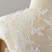 Dentelle en polyester brodée de fil de poisson en gros, accessoires de dentelle, patch brodé, décoration de mariage, dentelle traditionnelle de luxe pour femmes