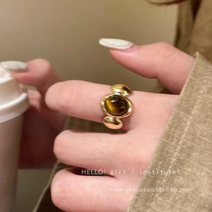 Anillo de piedra de ojo de tigre Maillard Retro de estilo de Hong Kong, un anillo de comer de boca abierta de moda y versátil para mujeres - Product Image 6